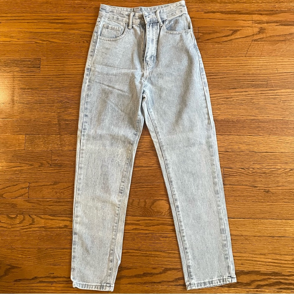 Light Wash High-Waisted Tapered Straight Leg Jeans